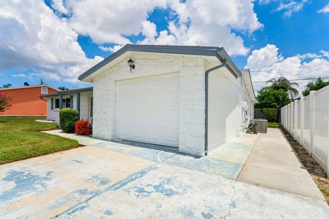 5109 CARDIFF DRIVE, Holiday, FL 34690