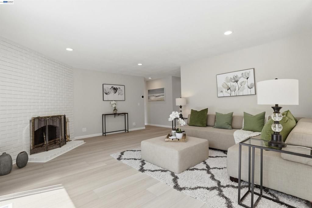 Image 12 of property listing at 6563 Camden Ave, San Jose, CA 95120