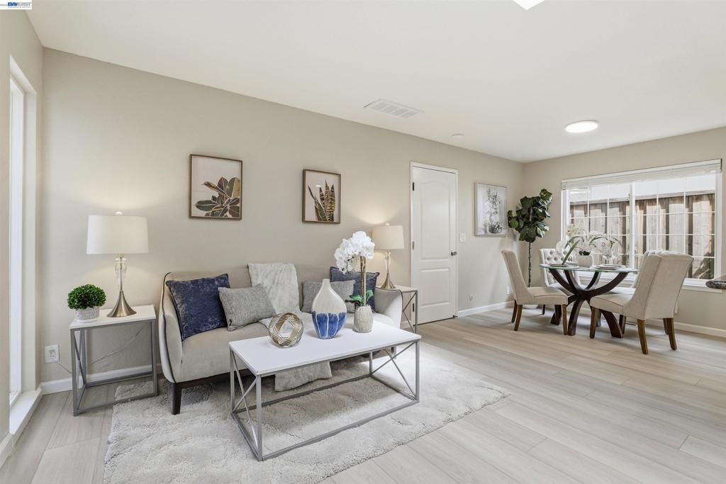 Image 14 of property listing at 6563 Camden Ave, San Jose, CA 95120