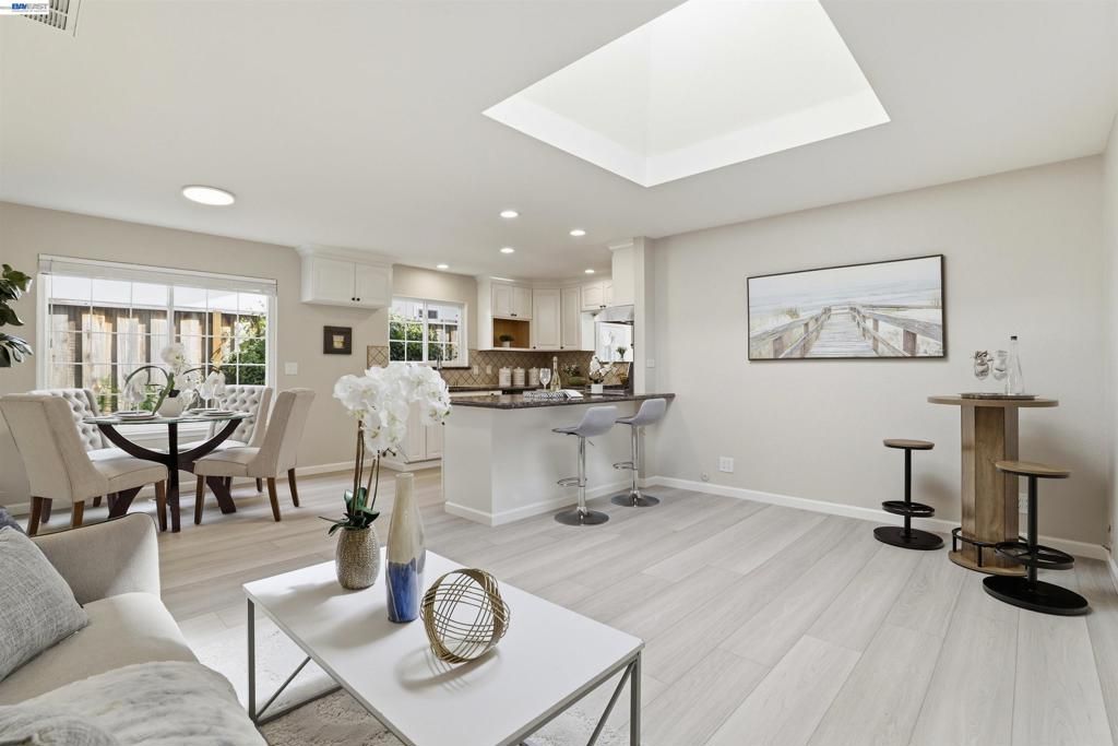 Image 15 of property listing at 6563 Camden Ave, San Jose, CA 95120