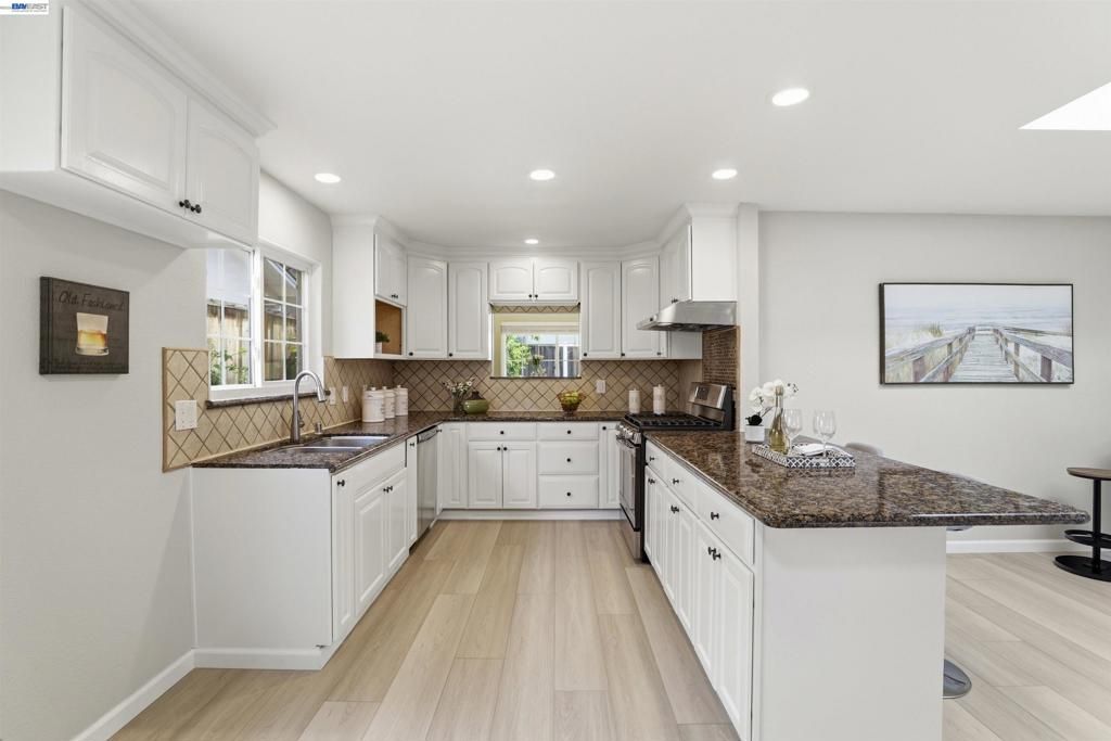 Image 16 of property listing at 6563 Camden Ave, San Jose, CA 95120