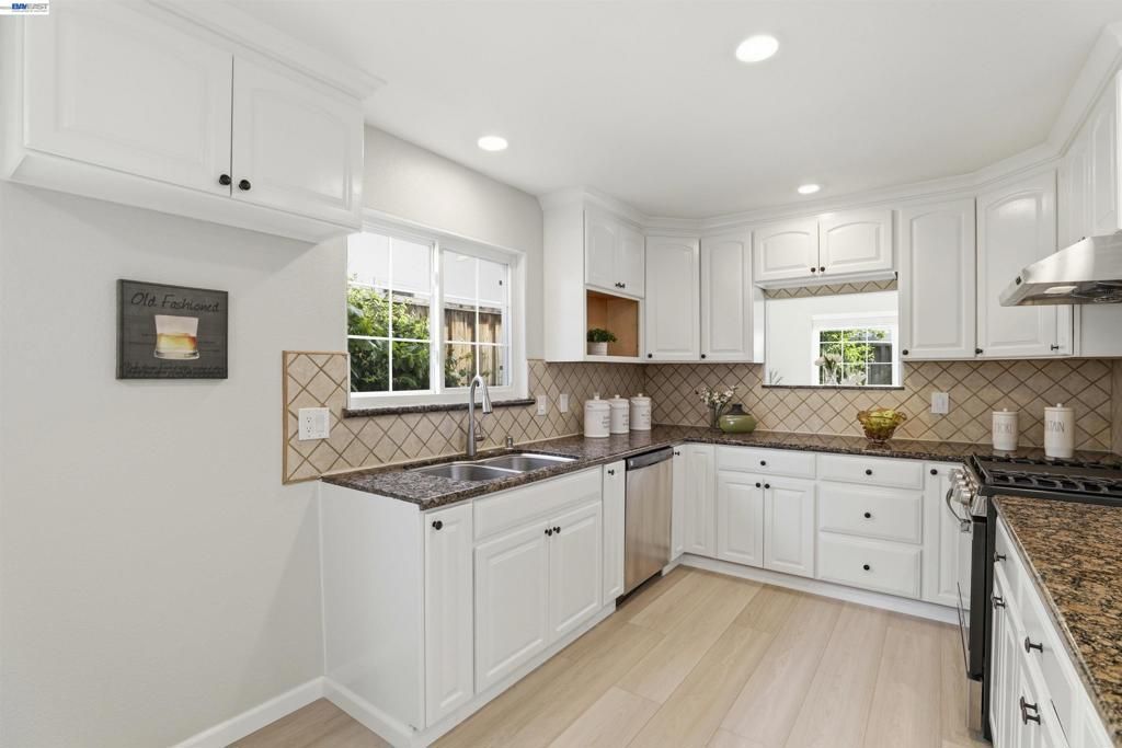 Image 18 of property listing at 6563 Camden Ave, San Jose, CA 95120