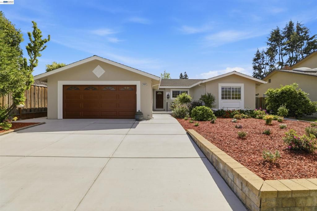 Image 2 of property listing at 6563 Camden Ave, San Jose, CA 95120