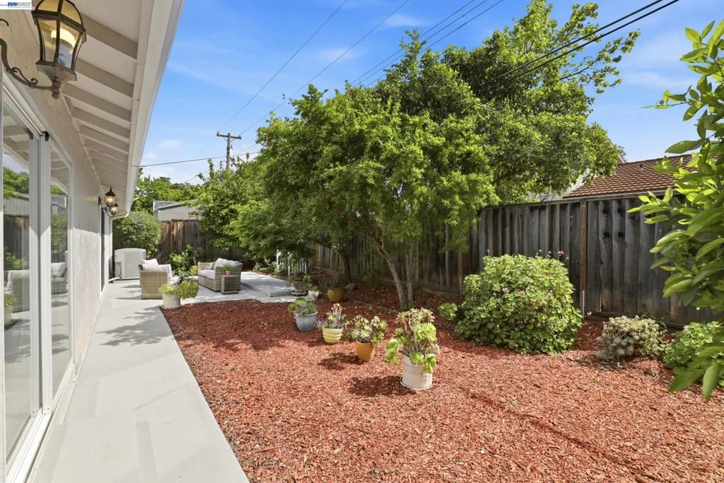 Image 41 of property listing at 6563 Camden Ave, San Jose, CA 95120