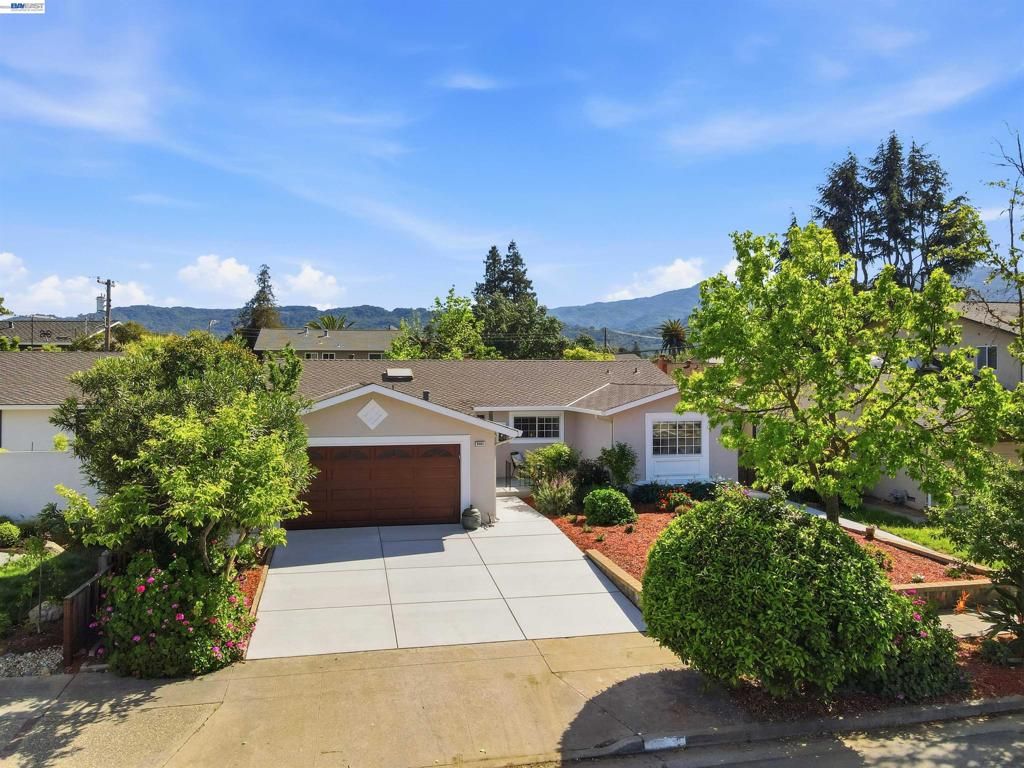 Image 44 of property listing at 6563 Camden Ave, San Jose, CA 95120