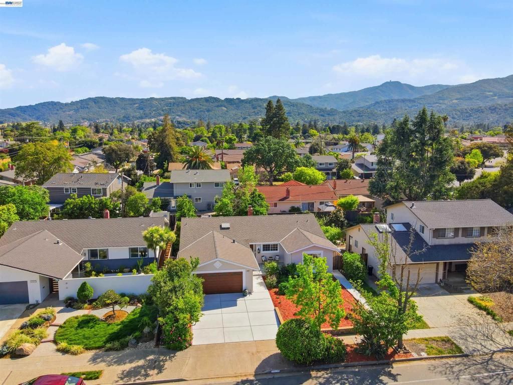 Image 47 of property listing at 6563 Camden Ave, San Jose, CA 95120