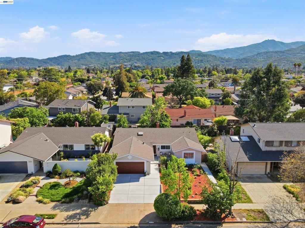 Image 48 of property listing at 6563 Camden Ave, San Jose, CA 95120