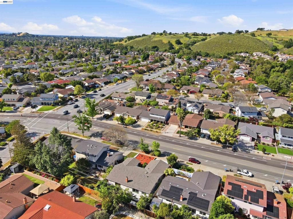 Image 55 of property listing at 6563 Camden Ave, San Jose, CA 95120