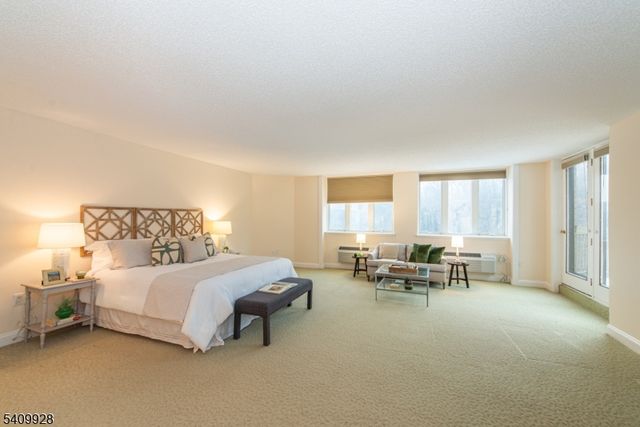 10 Smith Manor Blvd 815, West Orange Twp., NJ 07052