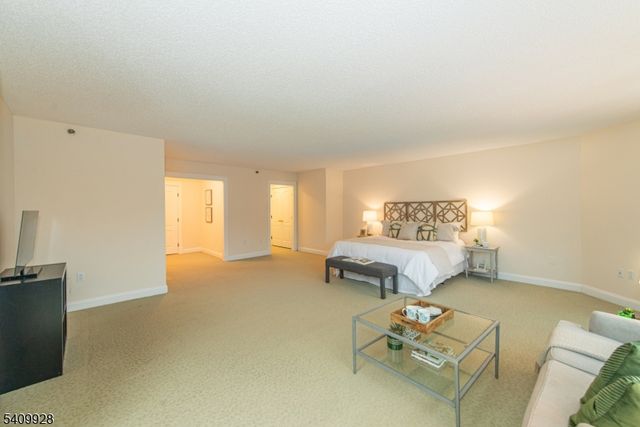 10 Smith Manor Blvd 815, West Orange Twp., NJ 07052