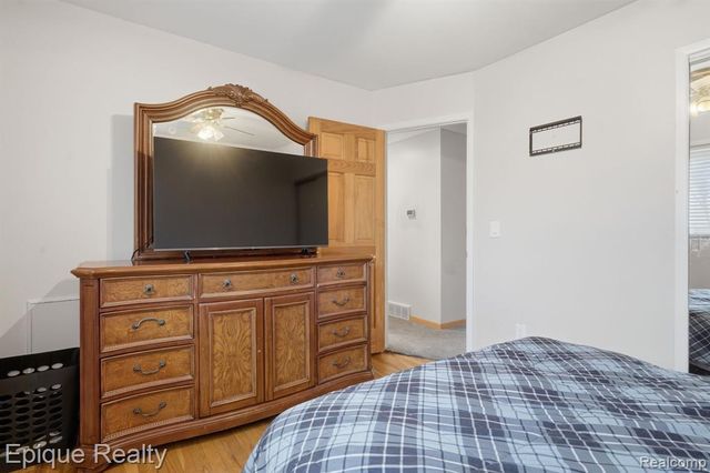 12068 Amber Court, Sterling Heights, MI 48312