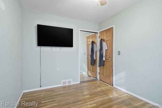 12068 Amber Court, Sterling Heights, MI 48312