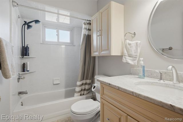 12068 Amber Court, Sterling Heights, MI 48312