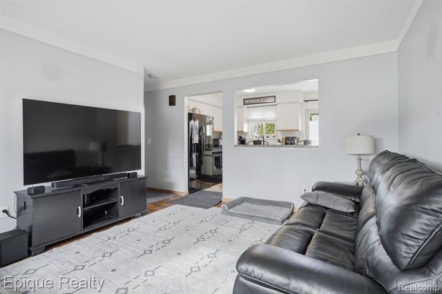 12068 Amber Court, Sterling Heights, MI 48312