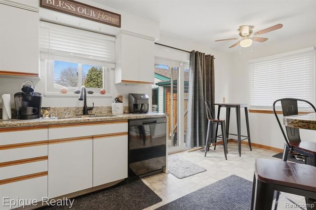 12068 Amber Court, Sterling Heights, MI 48312