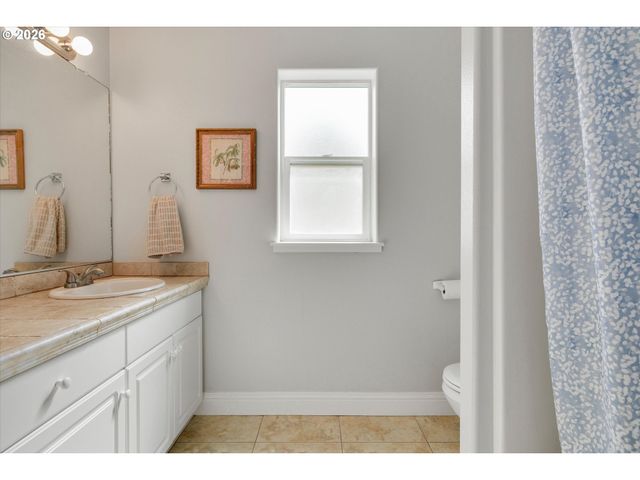 1225 E FOOTHILLS Dr, Newberg, OR 97132