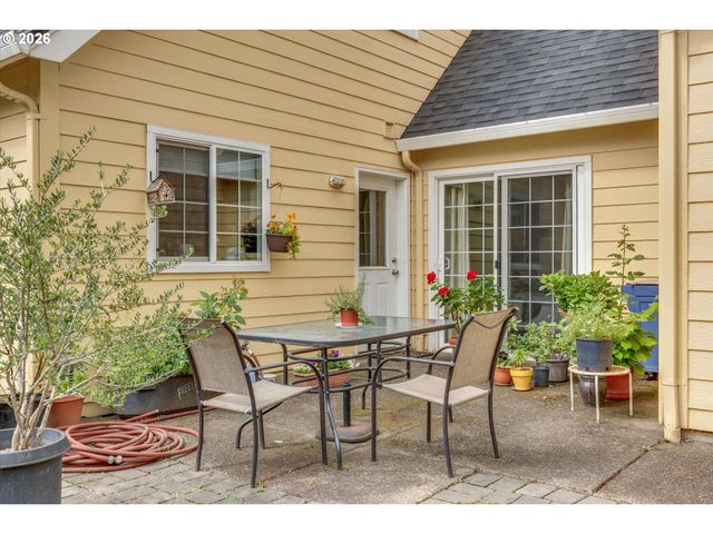 1225 E FOOTHILLS Dr, Newberg, OR 97132