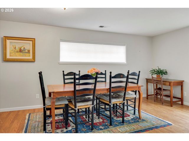 1225 E FOOTHILLS Dr, Newberg, OR 97132