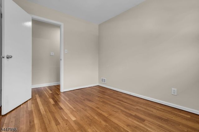 757 River Rd, Rahway City, NJ 07065