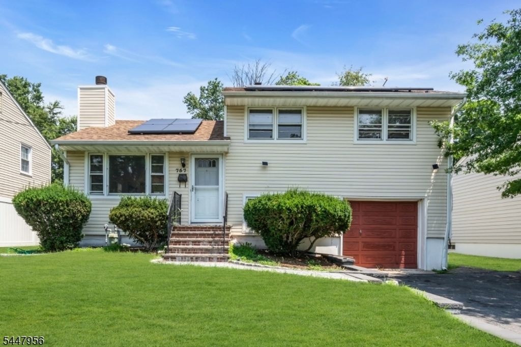 757 River Rd, Rahway City, NJ 07065