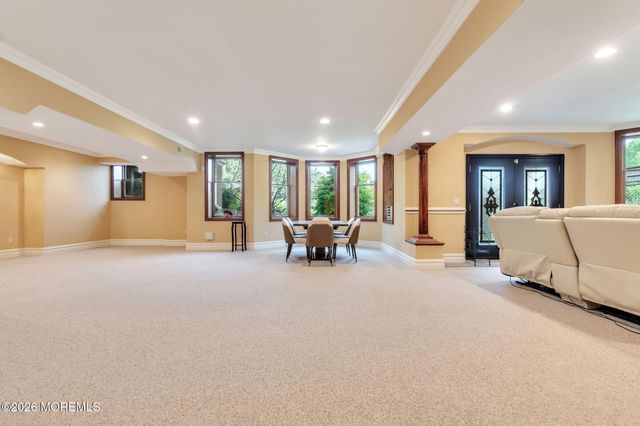 37 Robbins Road S, Millstone, NJ 08510