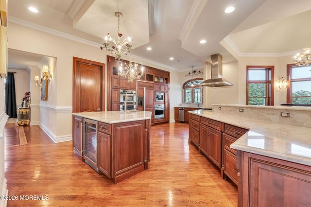 37 Robbins Road S, Millstone, NJ 08510