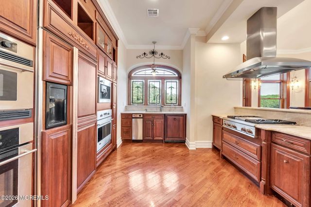 37 Robbins Road S, Millstone, NJ 08510