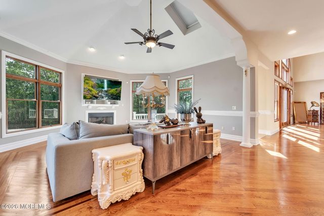 37 Robbins Road S, Millstone, NJ 08510