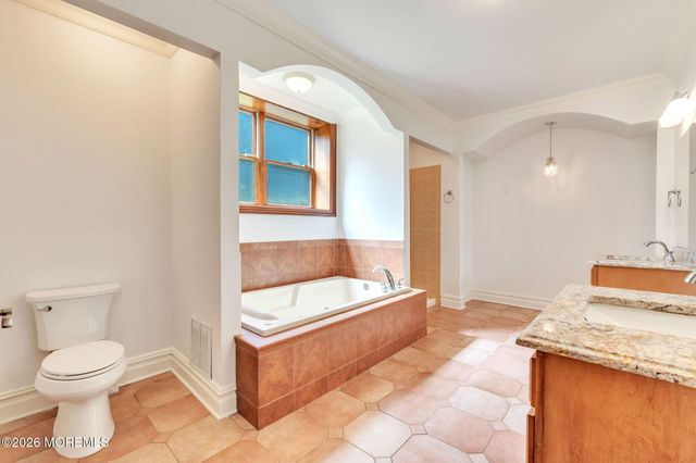 37 Robbins Road S, Millstone, NJ 08510