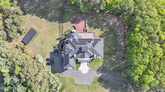 37 Robbins Road S, Millstone, NJ 08510