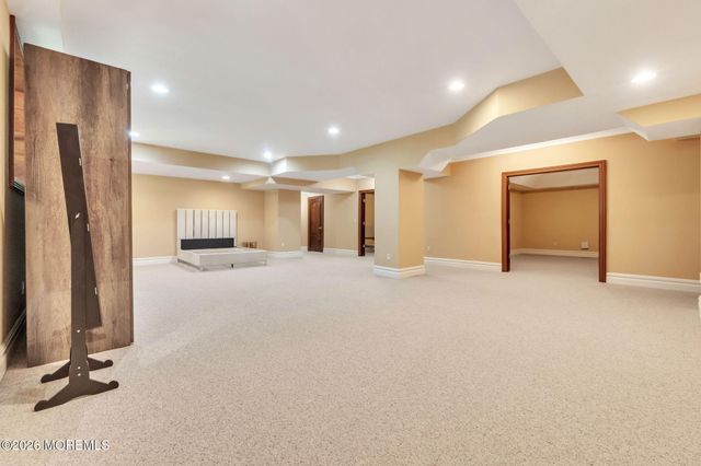 37 Robbins Road S, Millstone, NJ 08510