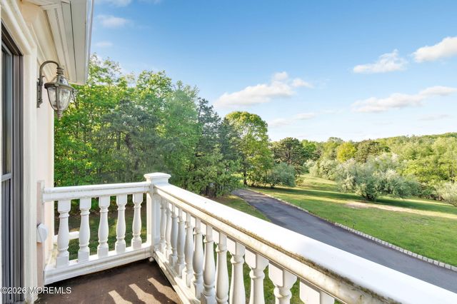 37 Robbins Road S, Millstone, NJ 08510