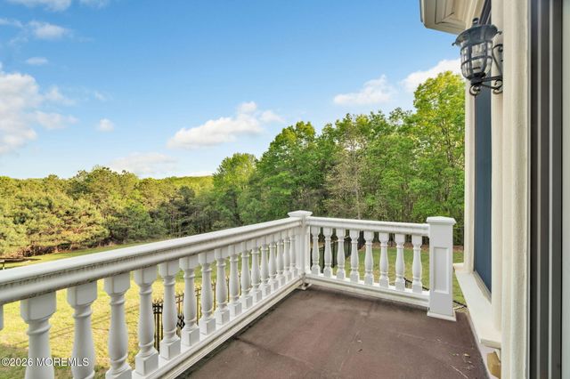 37 Robbins Road S, Millstone, NJ 08510