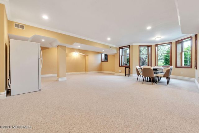 37 Robbins Road S, Millstone, NJ 08510