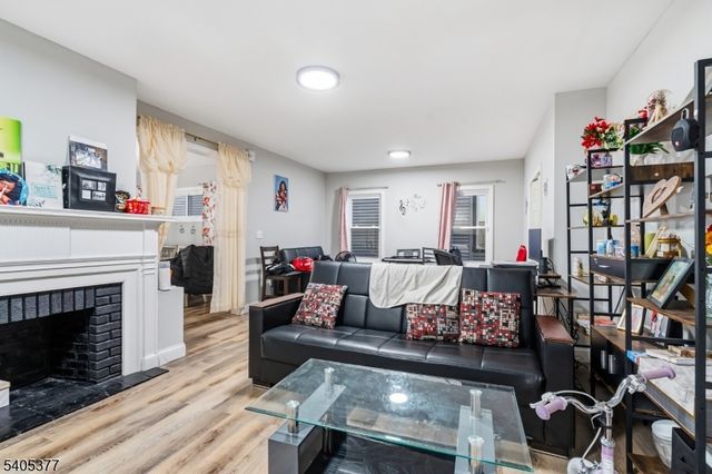 288 William St, East Orange City, NJ 07017