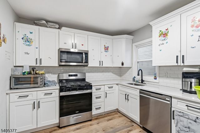 288 William St, East Orange City, NJ 07017