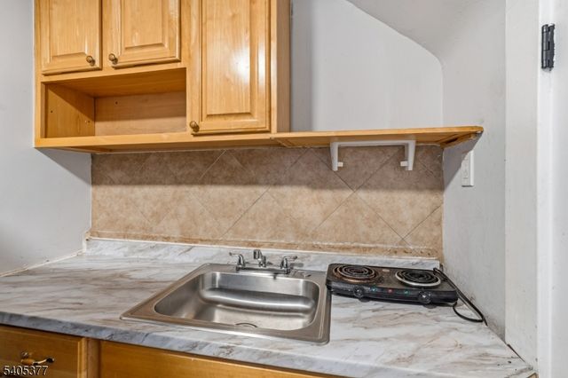 288 William St, East Orange City, NJ 07017