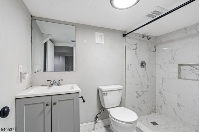 288 William St, East Orange City, NJ 07017