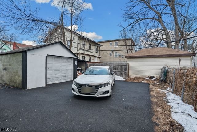 288 William St, East Orange City, NJ 07017