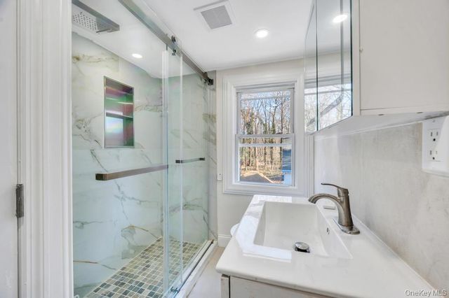 624 Townline Road, Hauppauge, NY 11788