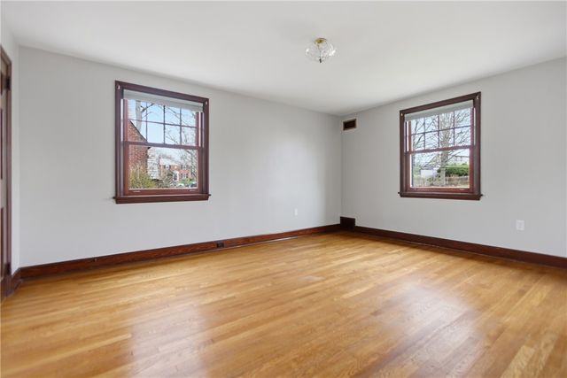 811 W Monroe Circle, Ross Twp, PA 15229