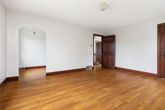 811 W Monroe Circle, Ross Twp, PA 15229