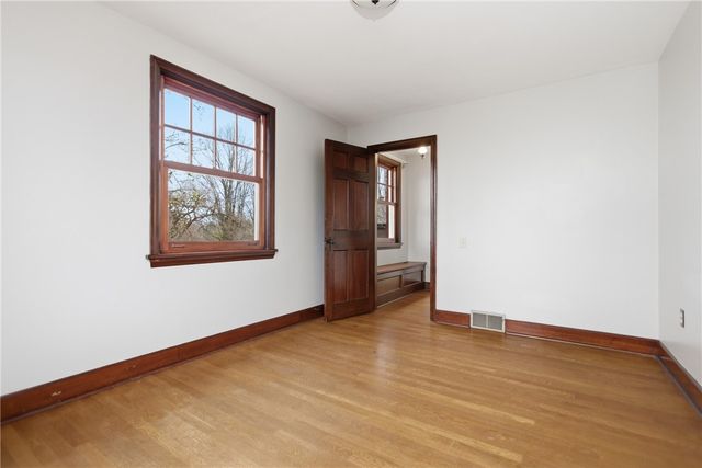 811 W Monroe Circle, Ross Twp, PA 15229