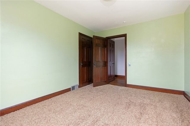 811 W Monroe Circle, Ross Twp, PA 15229