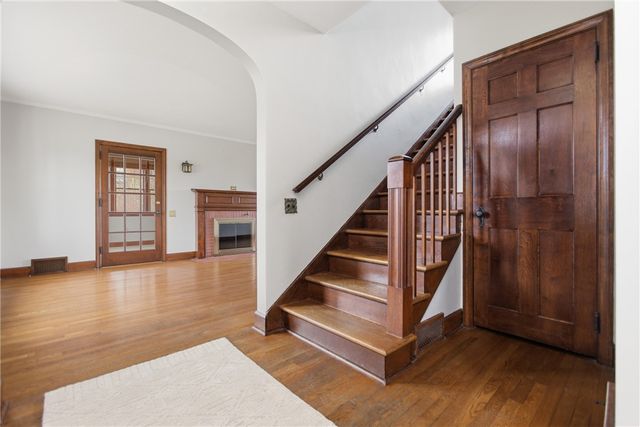 811 W Monroe Circle, Ross Twp, PA 15229