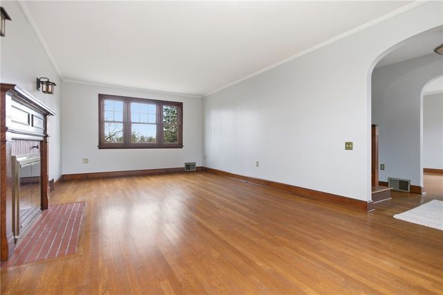 811 W Monroe Circle, Ross Twp, PA 15229