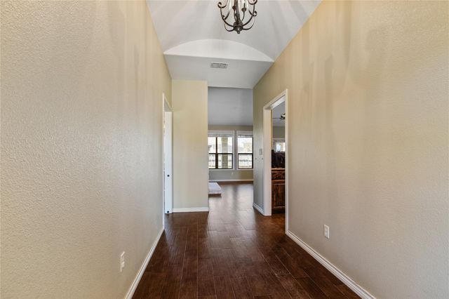 304 Jake DR, Jarrell, TX 76537