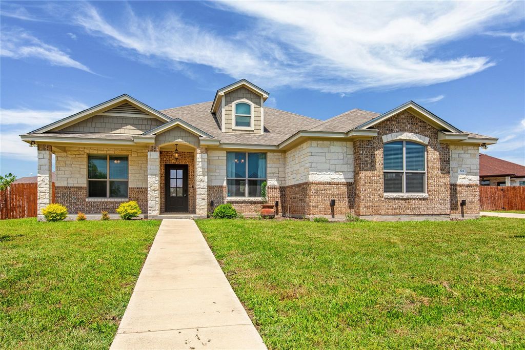 304 Jake DR, Jarrell, TX 76537