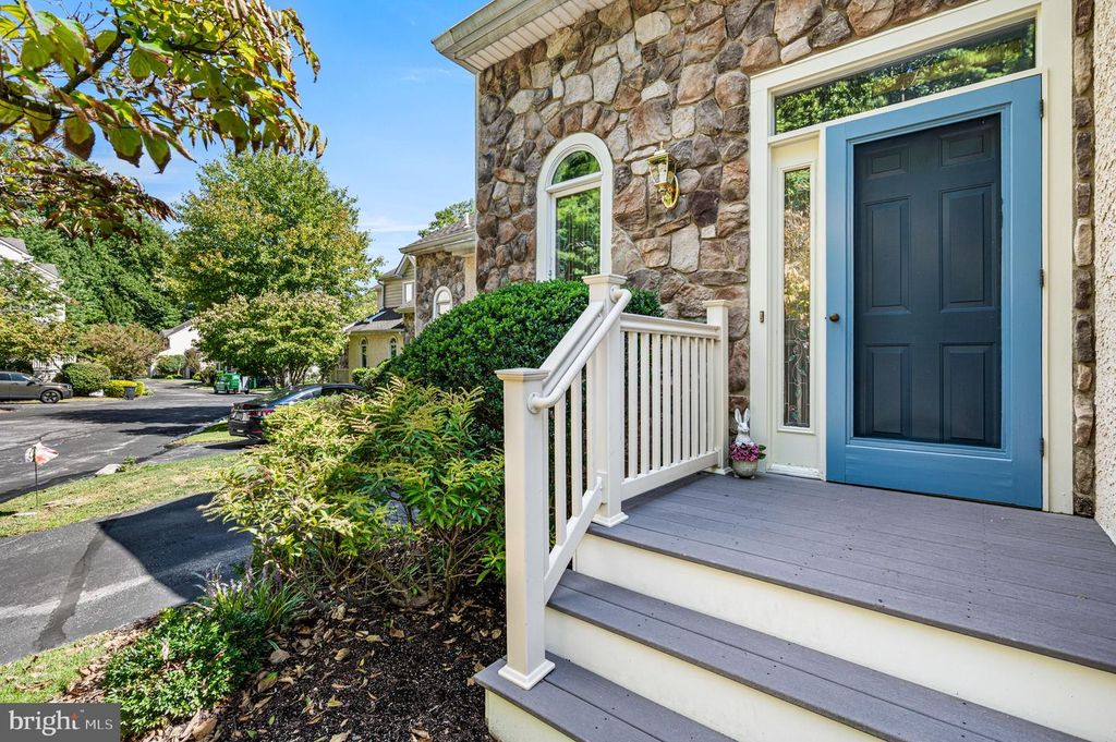 507 WATERS EDGE CT, NEWTOWN SQUARE, PA 19073 — photo 2