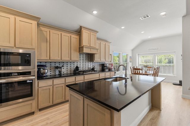 805 Willowbanks Drive, Nevada, TX 75173